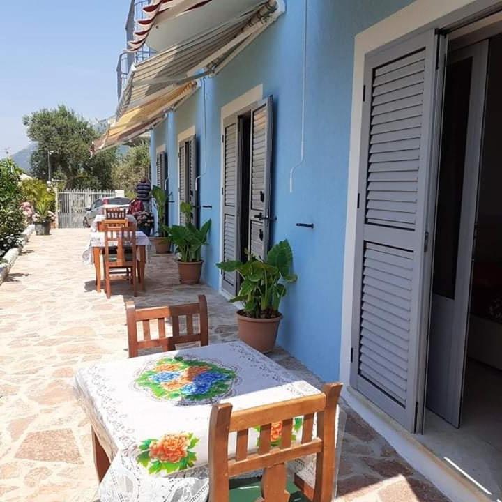 Bed and Breakfast Bluflest Dhërmi Exterior foto